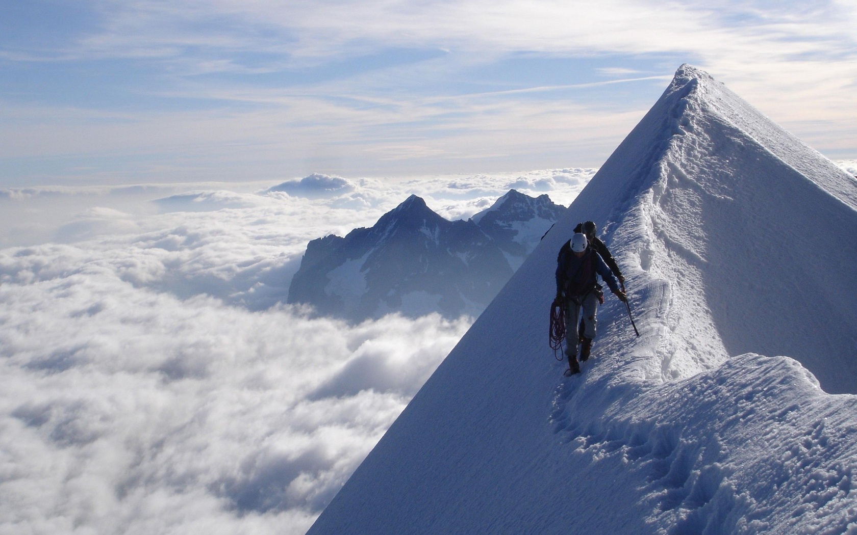 Спорт Экстрим альпинизм, гора, снег, облака, небо, люди обои рабочий стол