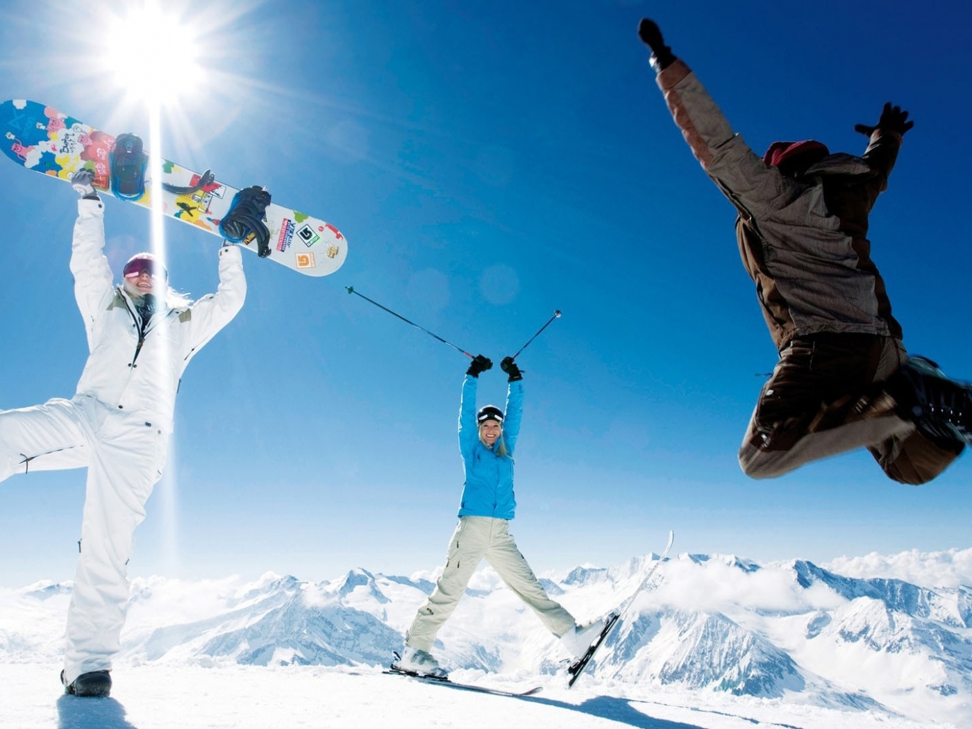 Спорт Зимние сноуборд, лыжи, прыжок, радость, улыбки, солнце обои рабочий стол