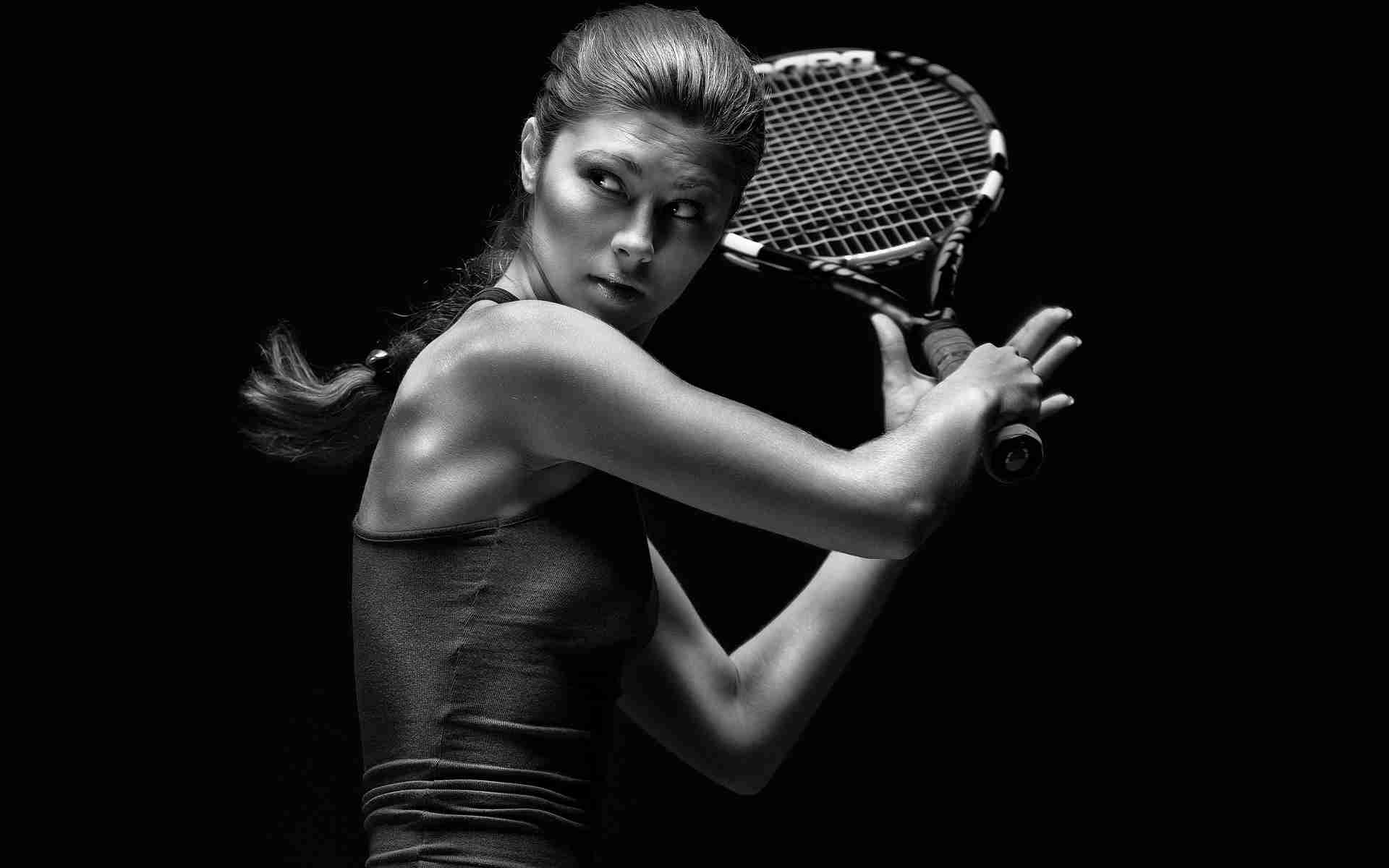 Спорт Теннис девушка, теннисистка, ракетка, черно-белые обои рабочий стол